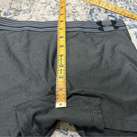 Under Armour Gray & Black Biker Shorts Size Small - Picture 6 of 7